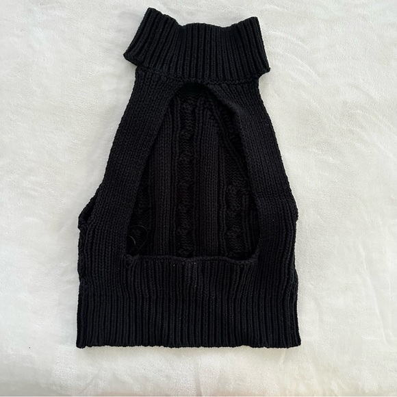 Halter top - Picture 2 of 2